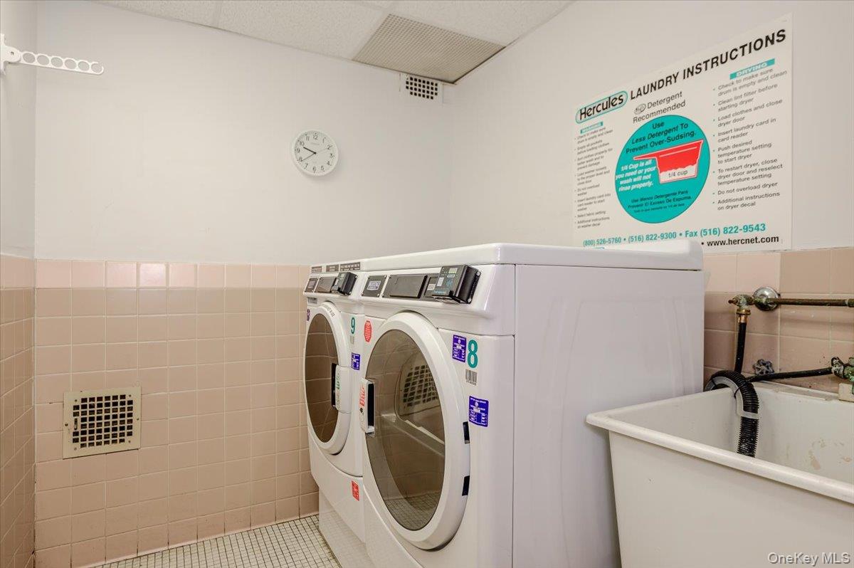 740 E Broadway, Unit 4G photo 23
