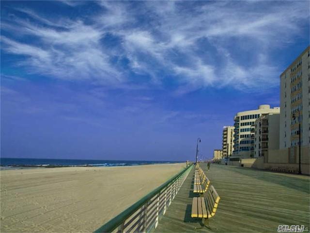 740 E Broadway, Unit 4G photo 26
