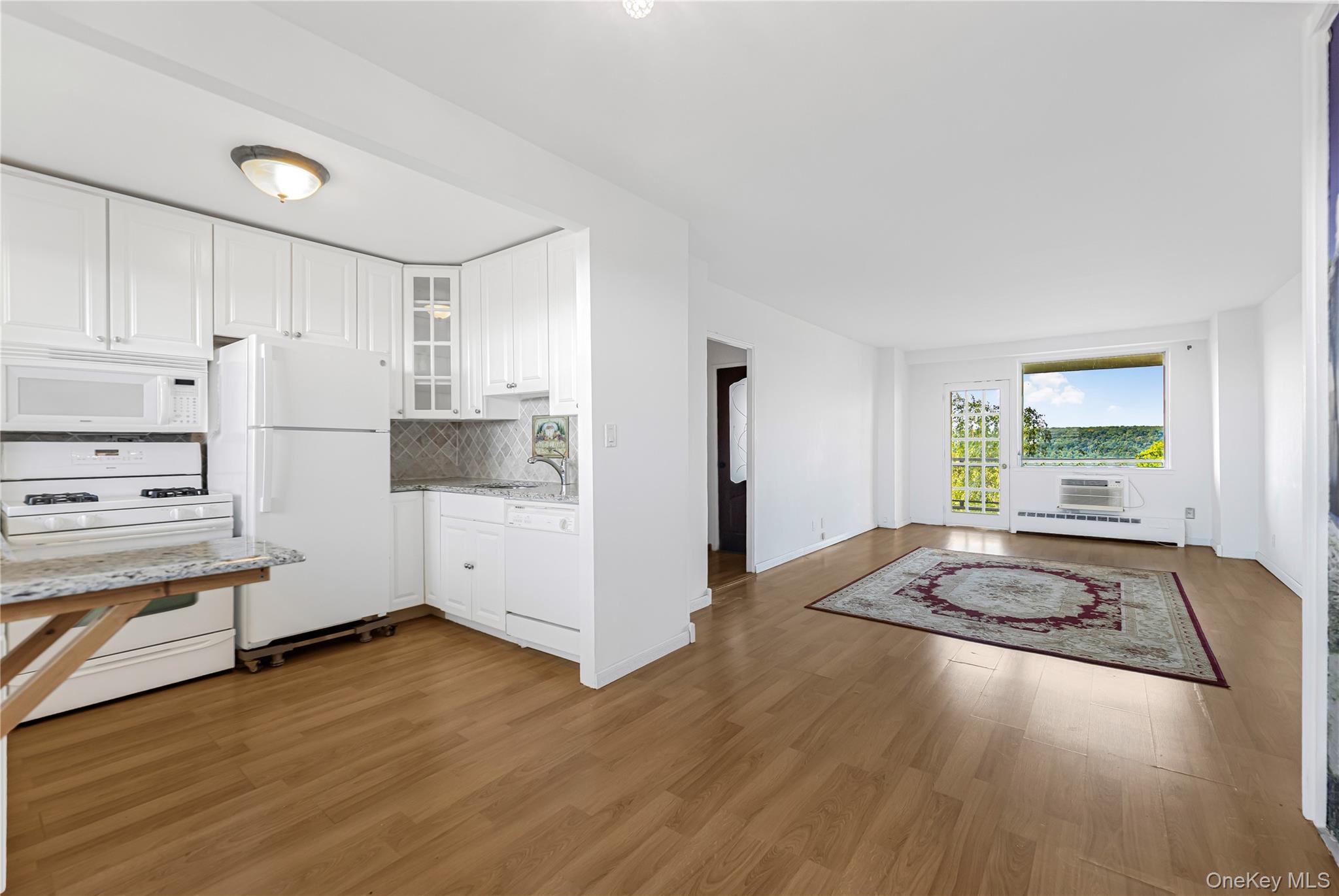 5800 Arlington Avenue, Unit 7L