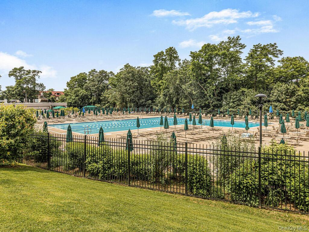5800 Arlington Avenue, Unit 7L photo 13