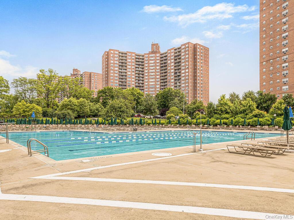 5800 Arlington Avenue, Unit 7L photo 12