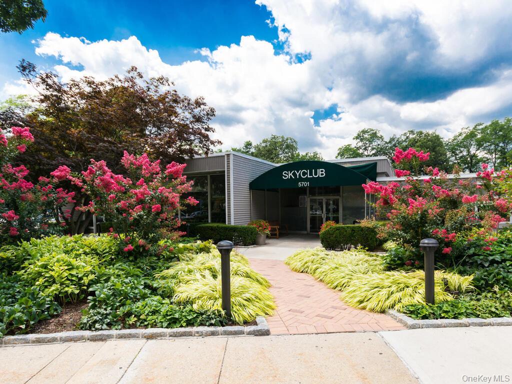 5800 Arlington Avenue, Unit 7L photo 17