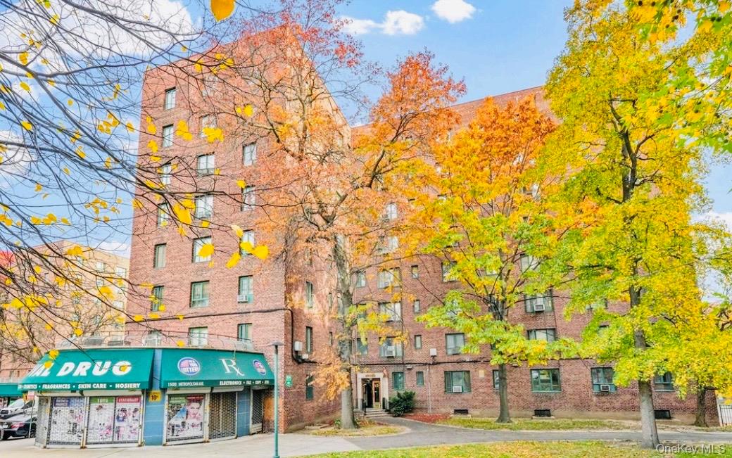 1504 Metropolitan Avenue, Unit 4H