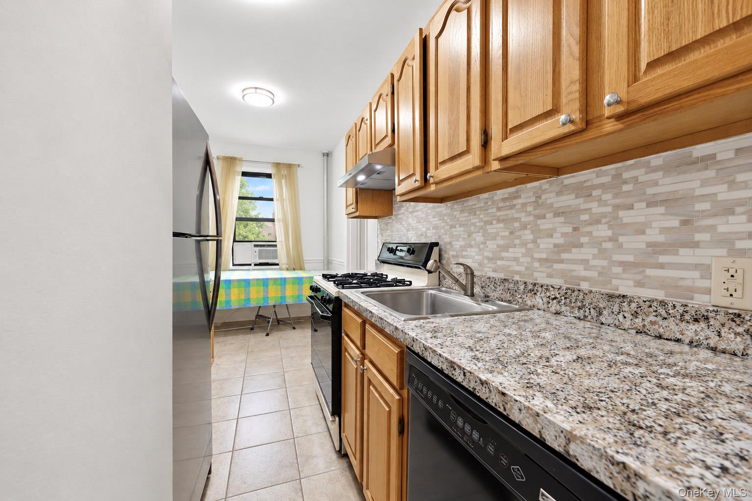 68 E Hartsdale Avenue, Unit 4K photo 3