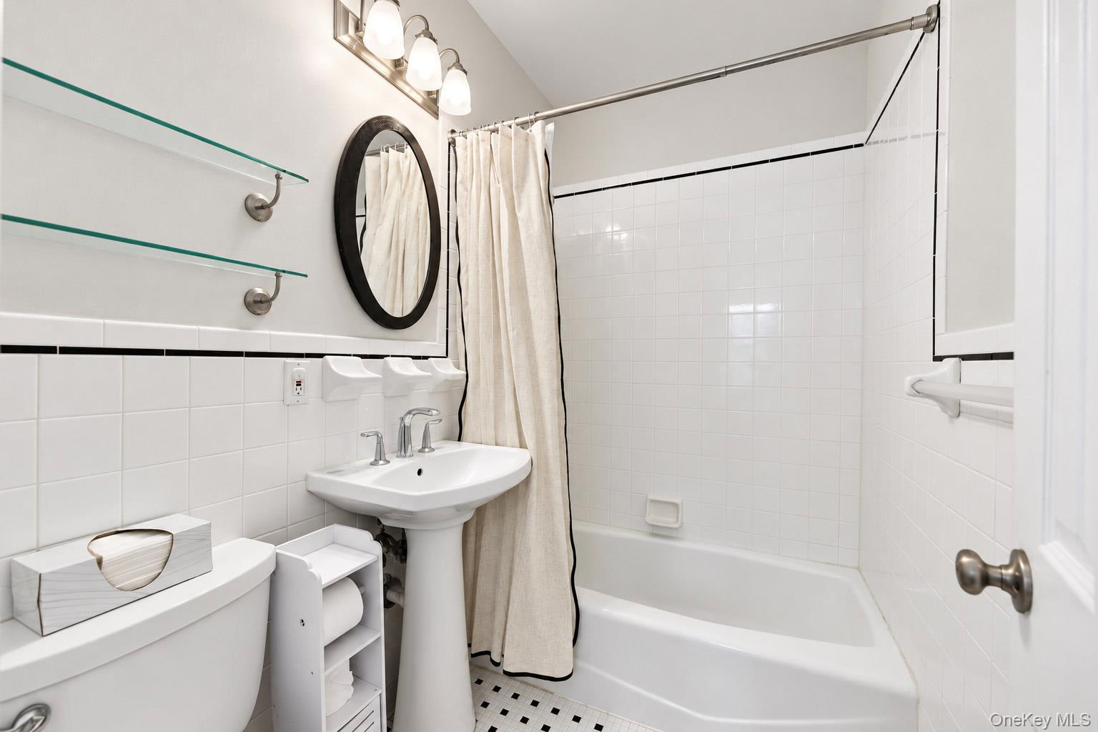68 E Hartsdale Avenue, Unit 4K photo 4