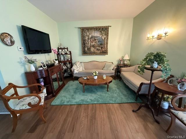 6 Daremy Circle – For Sale photo 3