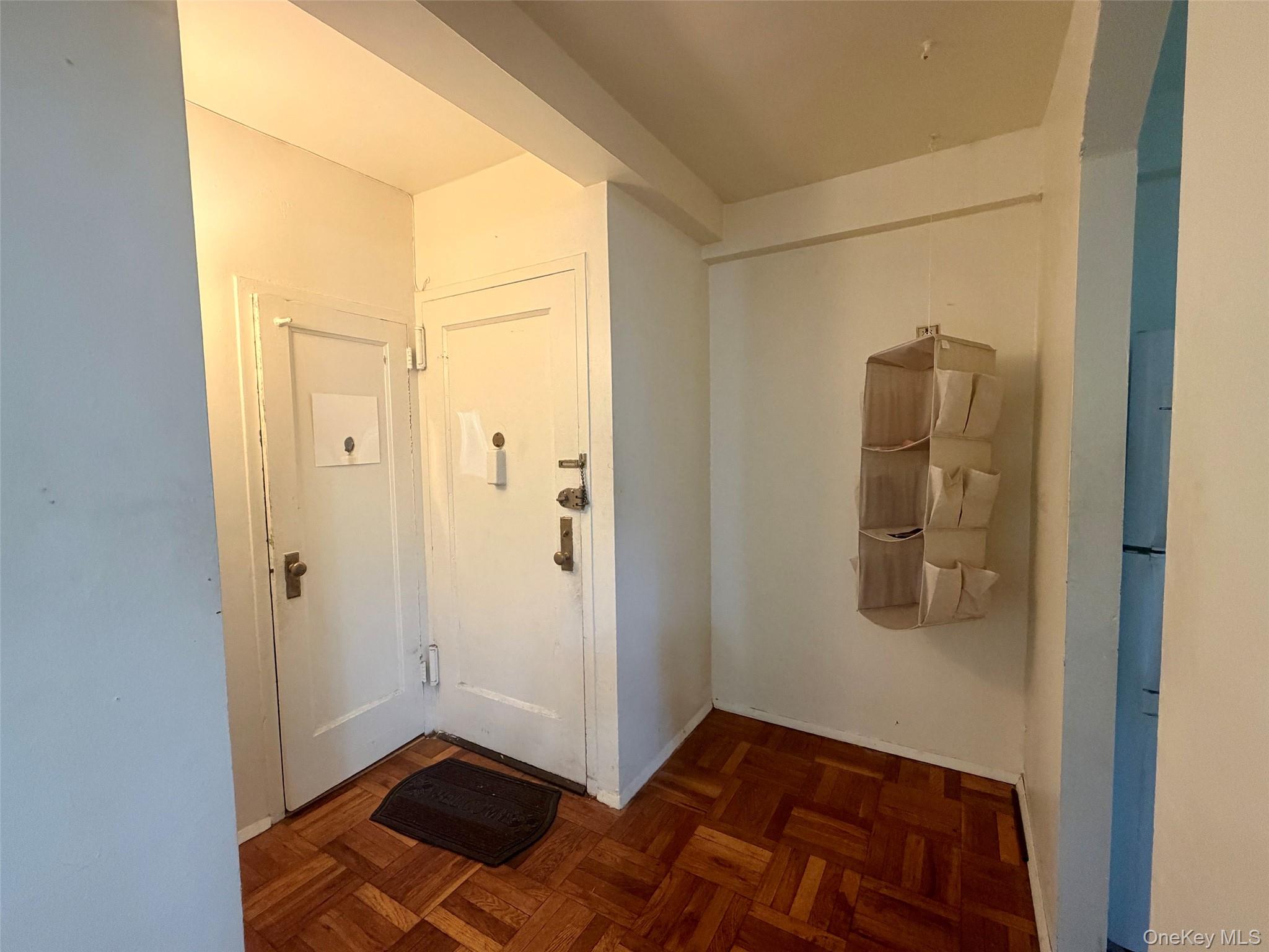 2049 Mcgraw Avenue, Unit 6H photo 4