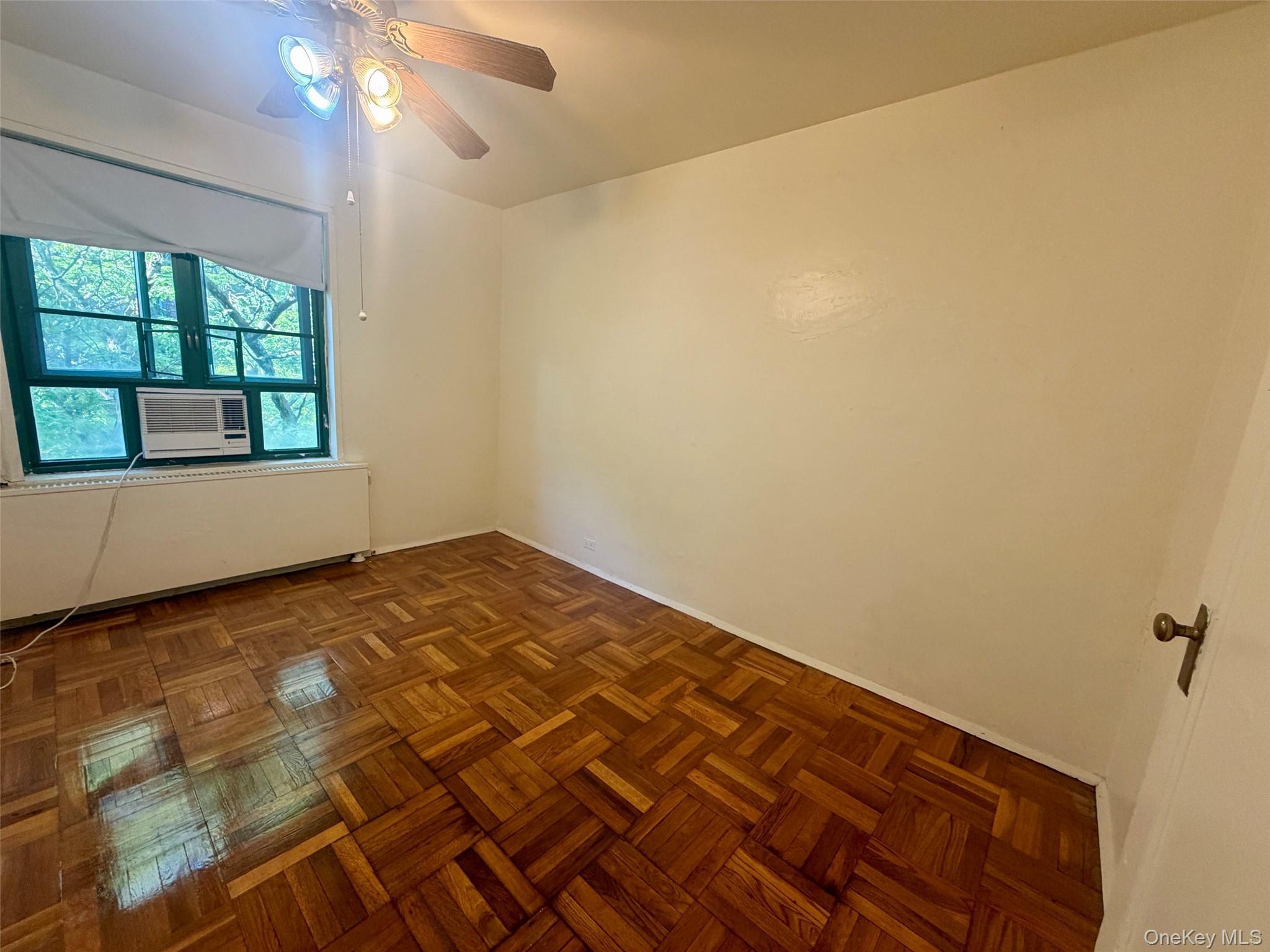2049 Mcgraw Avenue, Unit 6H photo 10