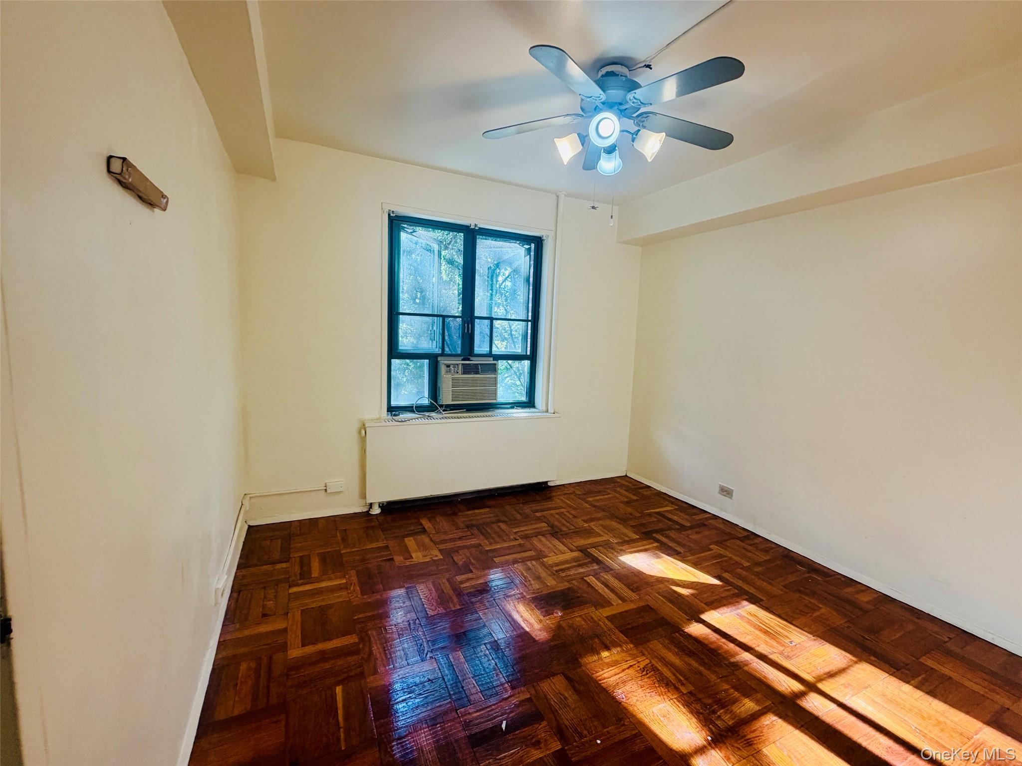 2049 Mcgraw Avenue, Unit 6H photo 8