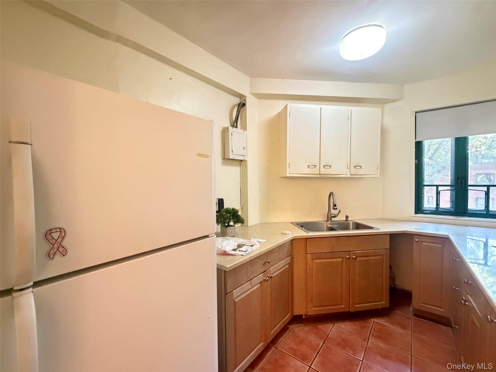 2049 Mcgraw Avenue, Unit 6H photo 5