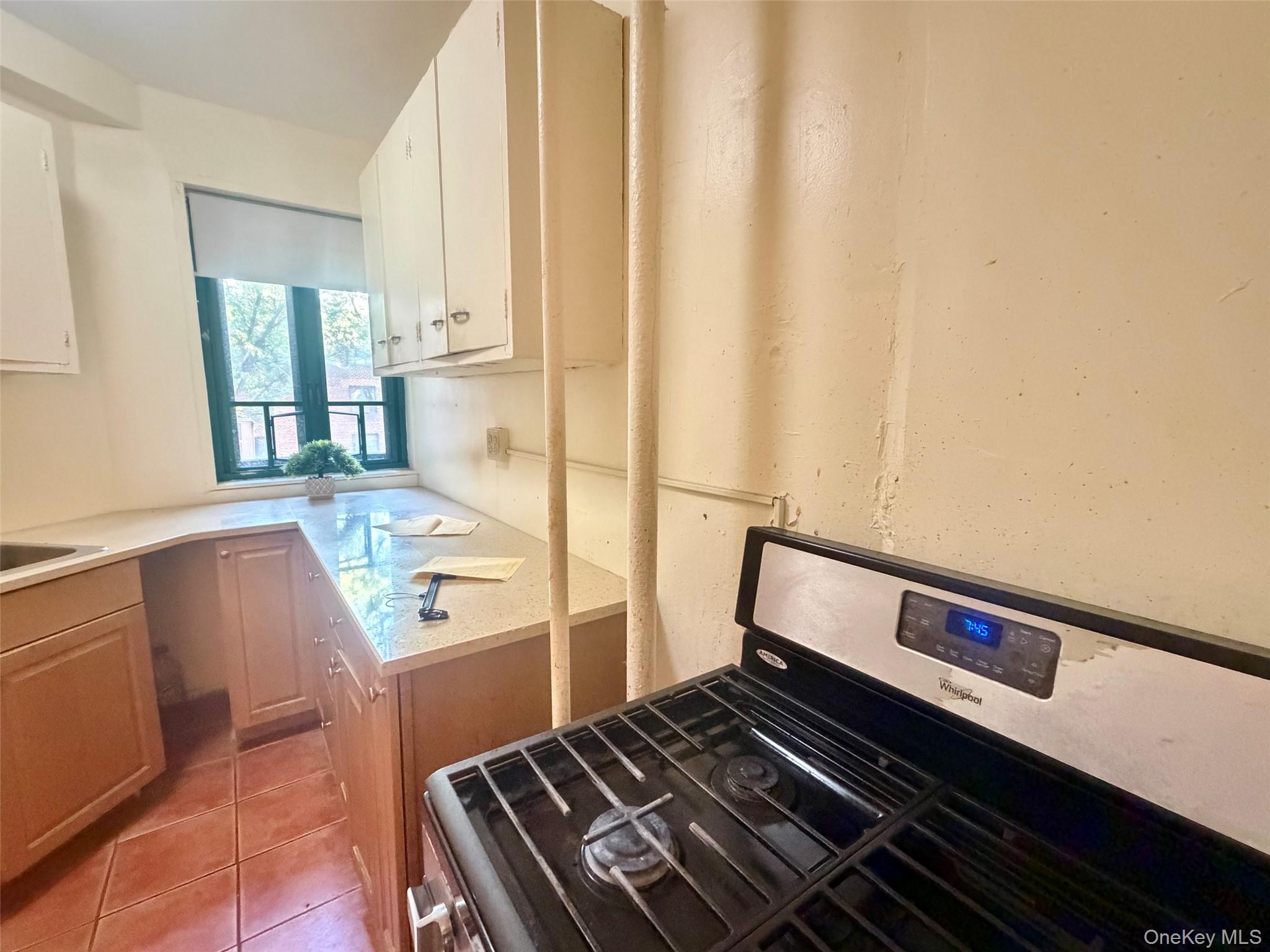 2049 Mcgraw Avenue, Unit 6H photo 6