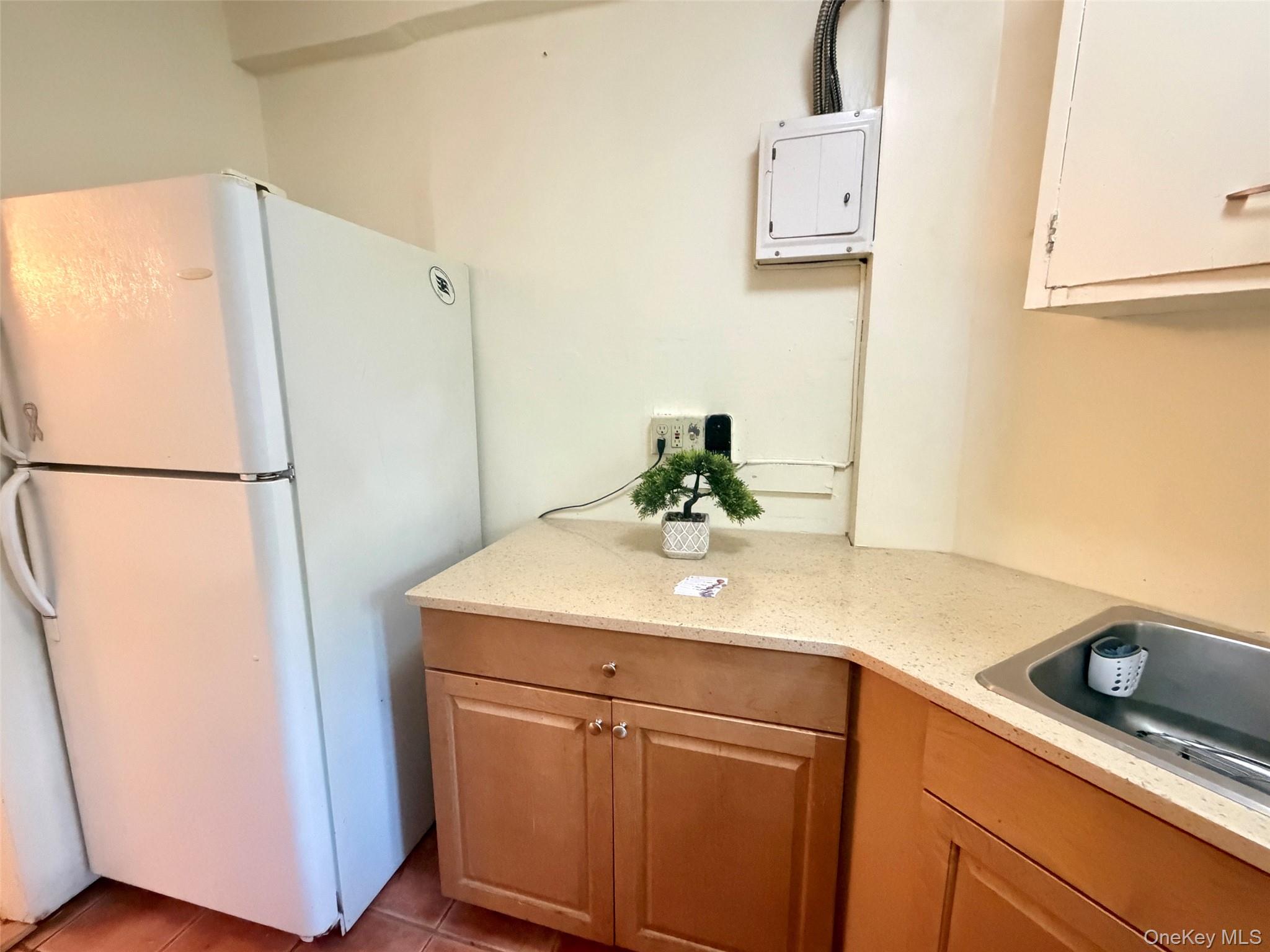 2049 Mcgraw Avenue, Unit 6H photo 7