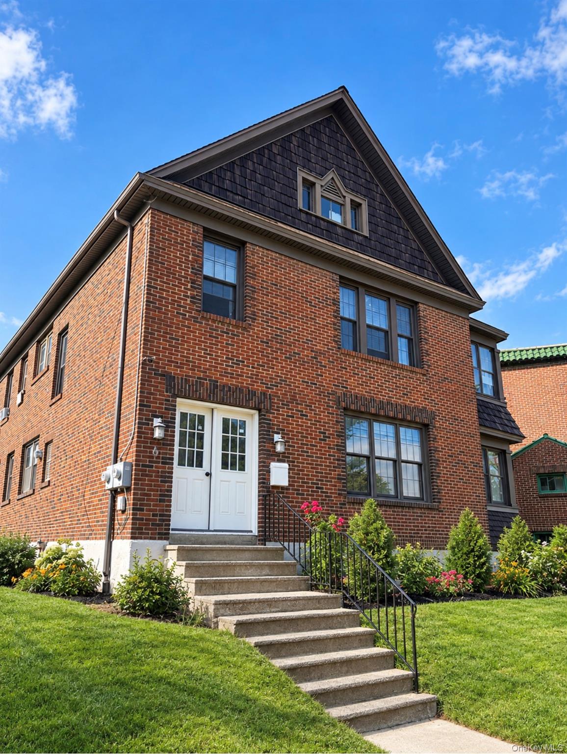 6 View Avenue – For Sale