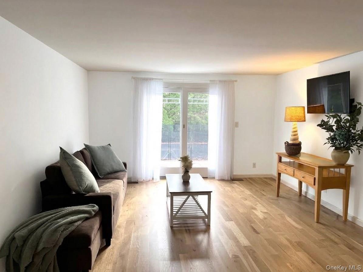 25 Squires Avenue – For Rent photo 10