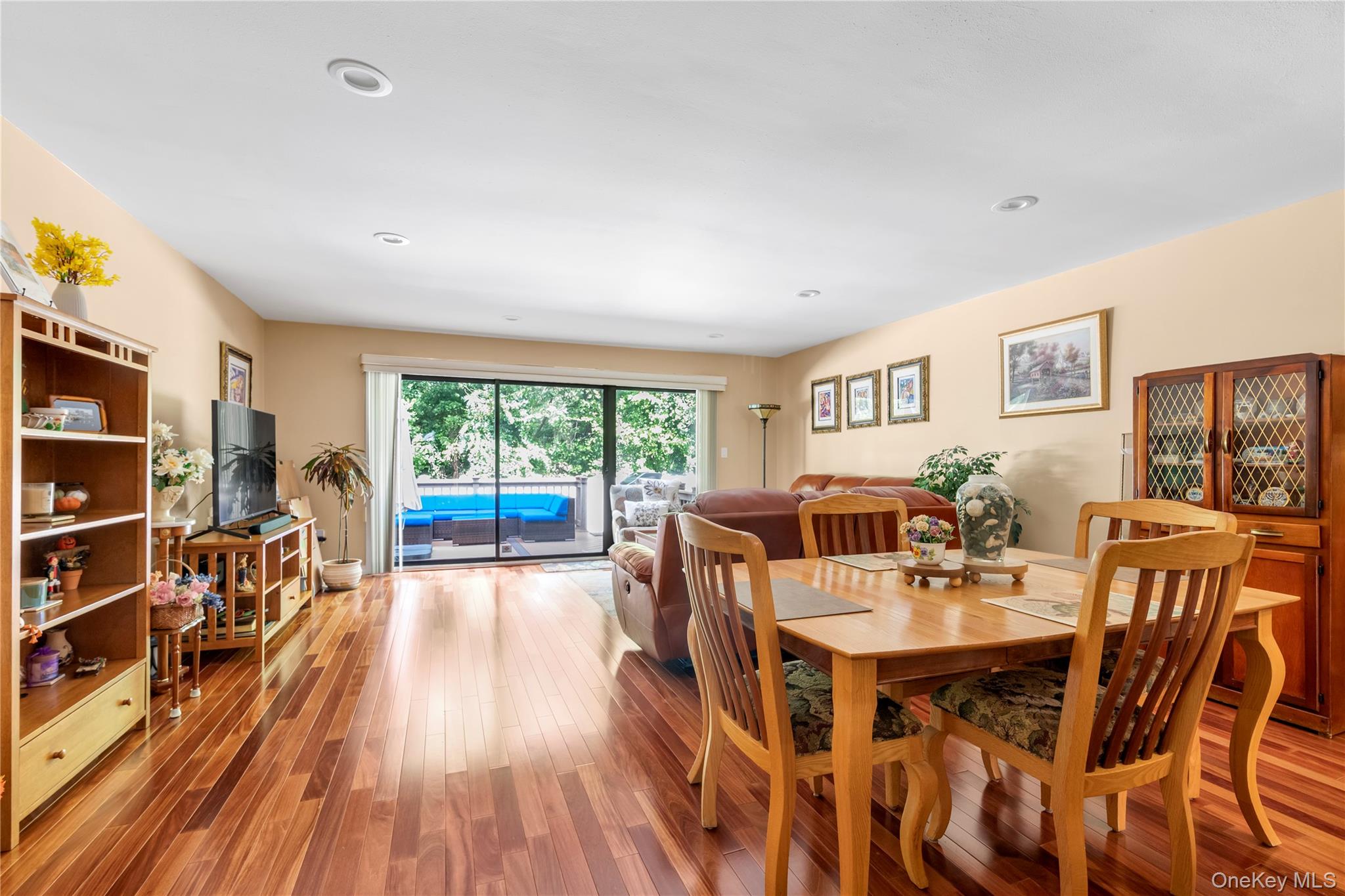 2189 Jerusalem Avenue – For Sale photo 5