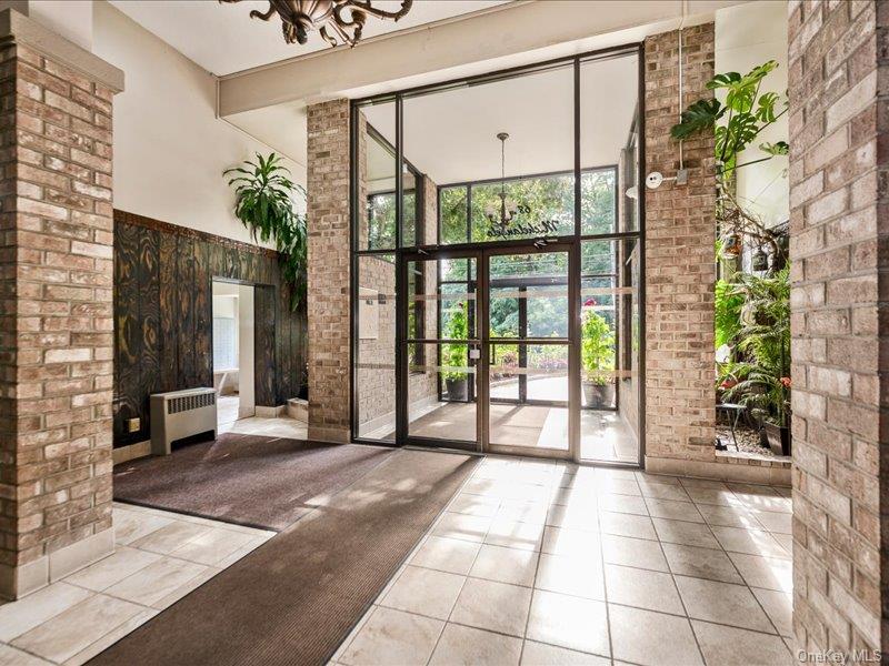 687 Bronx River Road, Unit 1D photo 3