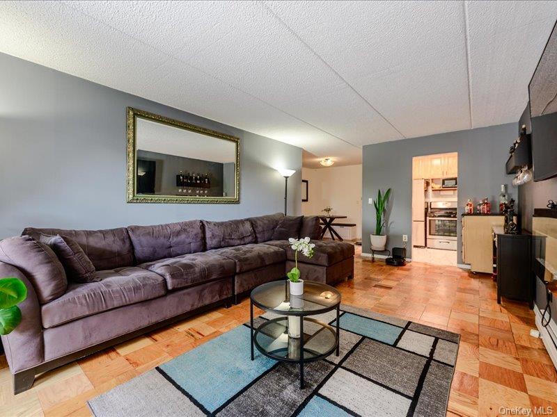 687 Bronx River Road, Unit 1D photo 4