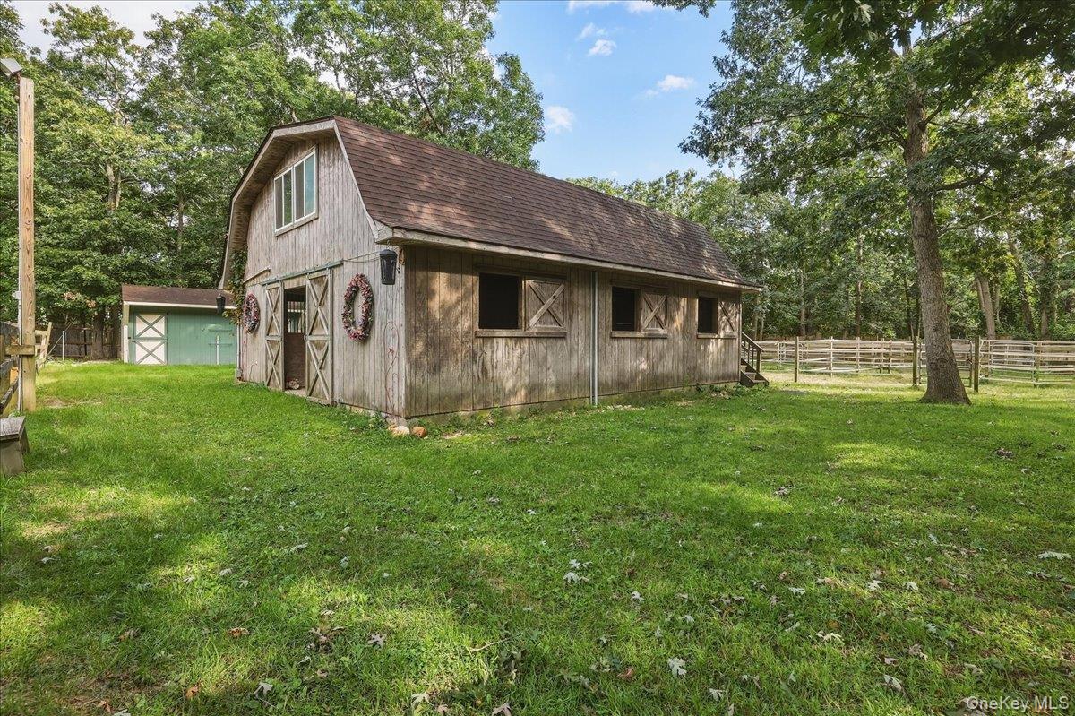6 Clifford Lane – For Sale photo 3