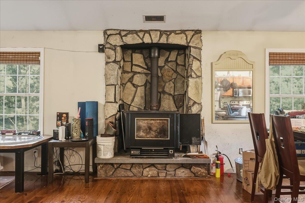 6 Clifford Lane – For Sale photo 27