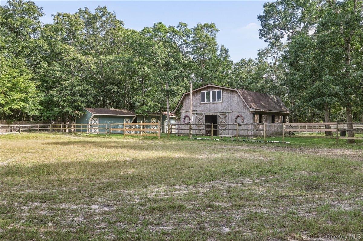 6 Clifford Lane – For Sale photo 4