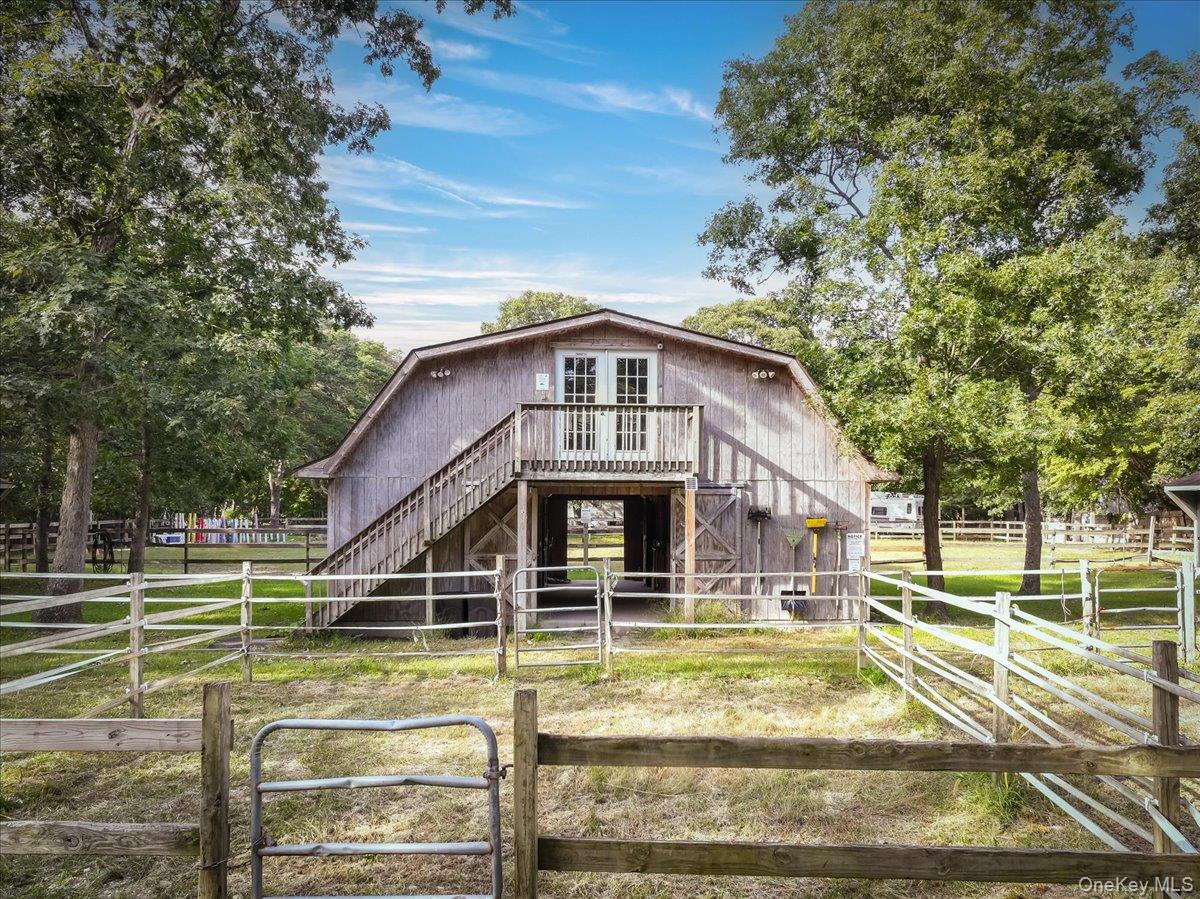 6 Clifford Lane – For Sale