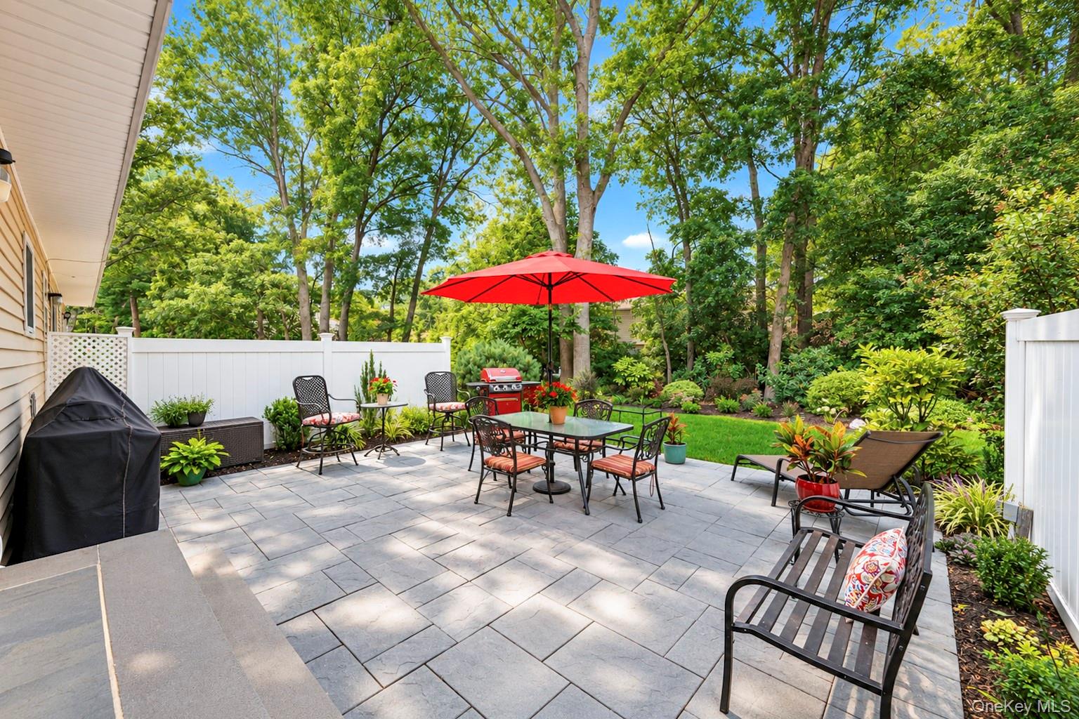 2 Adams Commons – For Sale photo 32
