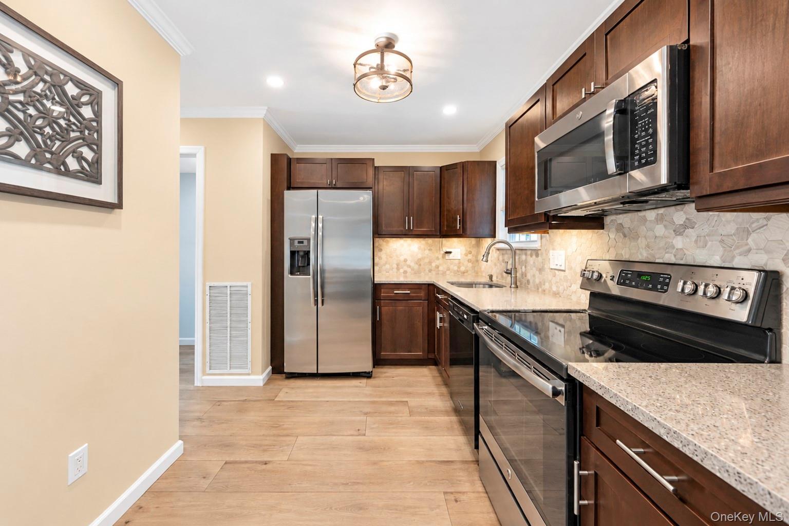 2 Adams Commons – For Sale photo 14