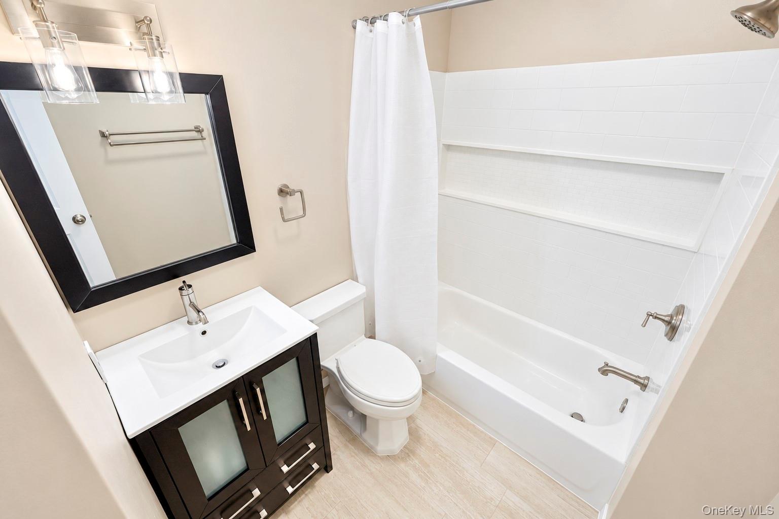 2 Adams Commons – For Sale photo 22