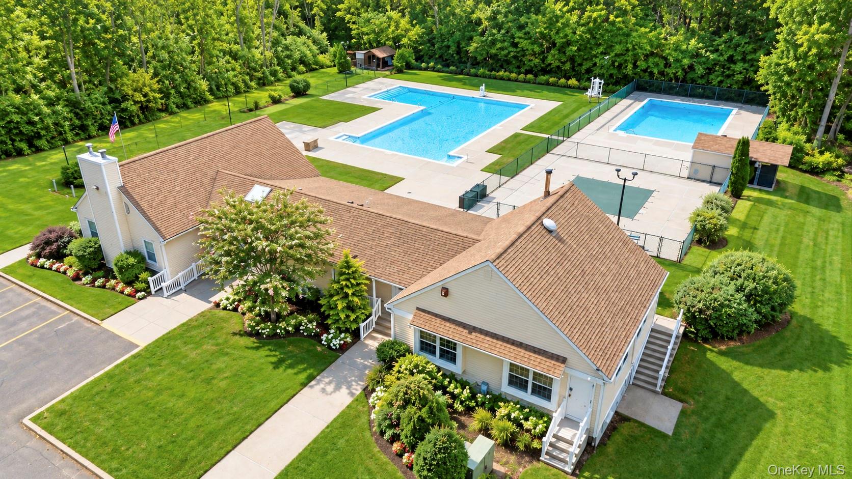 2 Adams Commons – For Sale photo 35