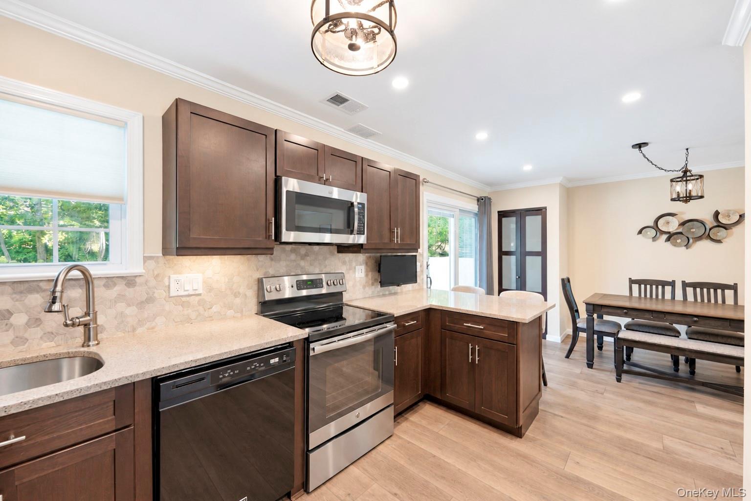 2 Adams Commons – For Sale photo 15