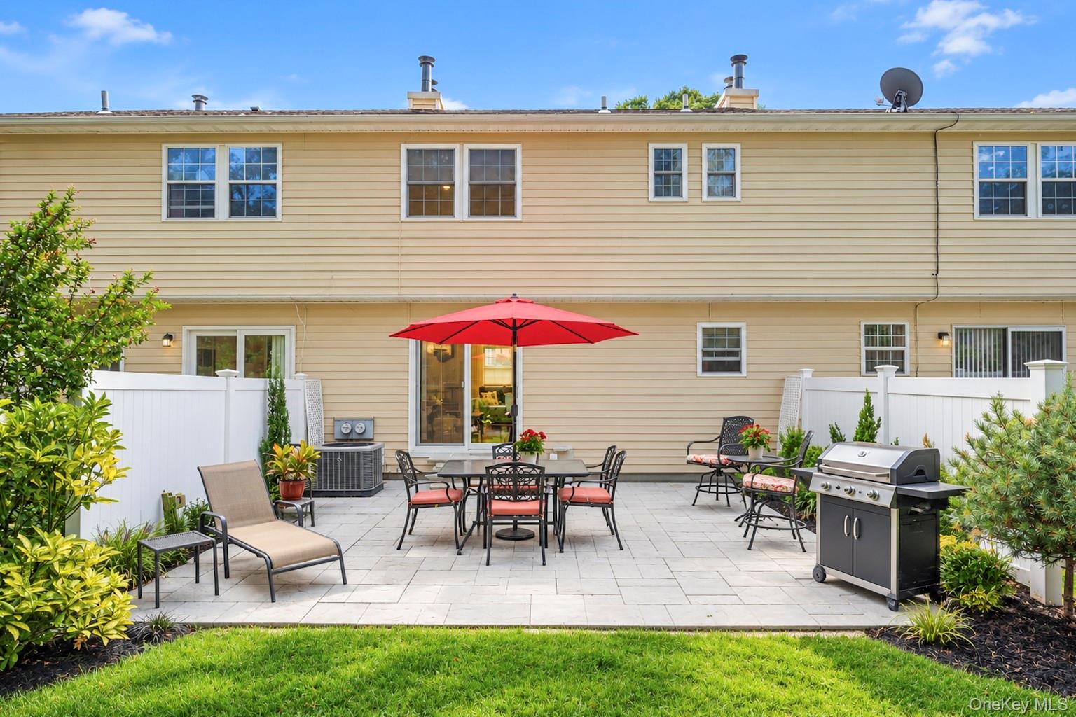2 Adams Commons – For Sale photo 33