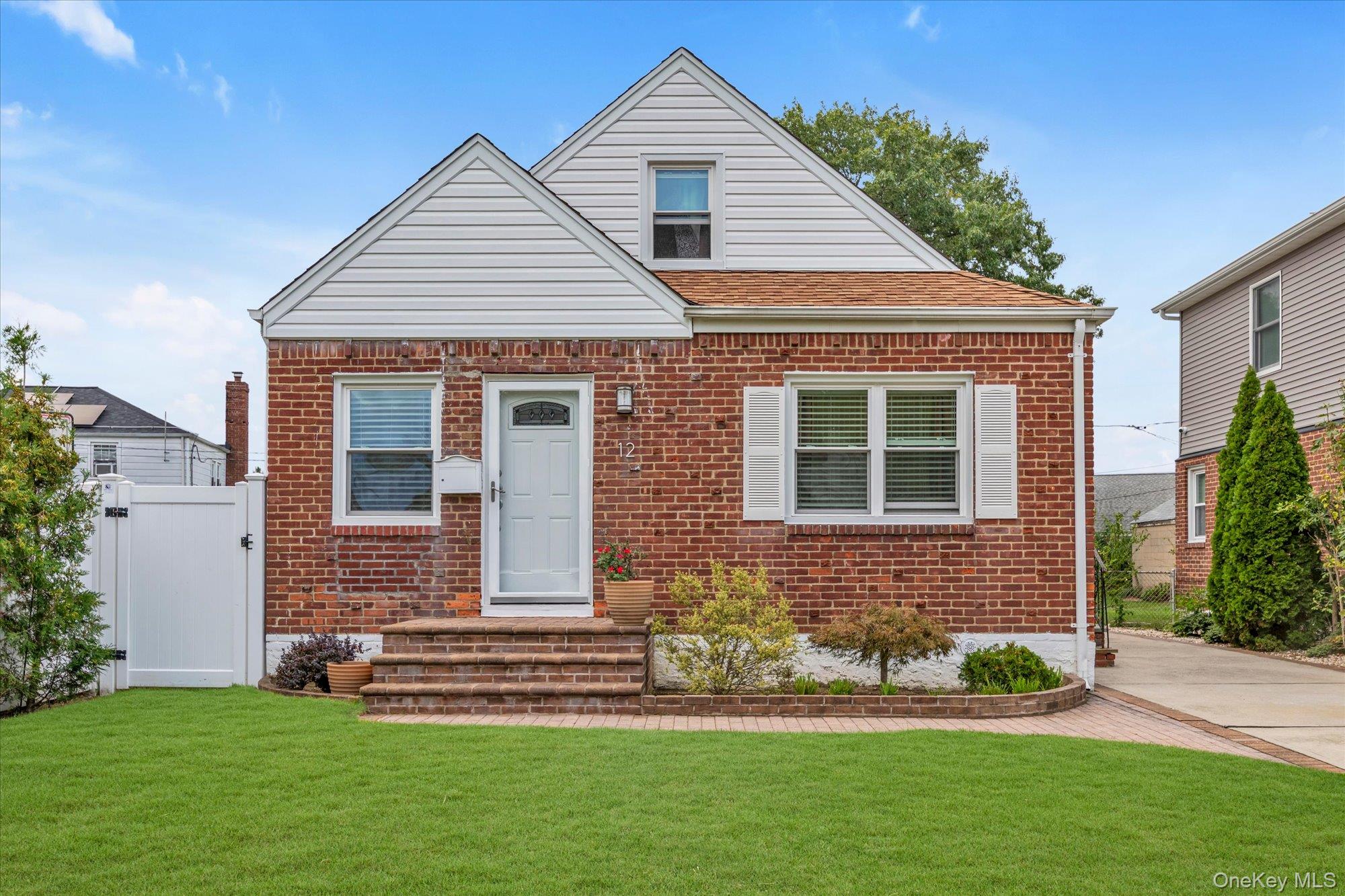 12 Kingston Street – For Sale