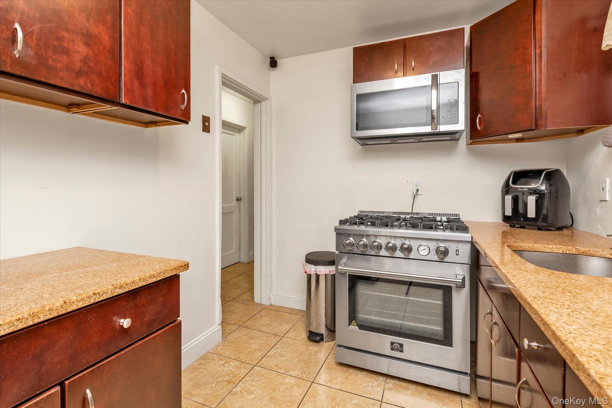 12 Kingston Street – For Sale photo 9