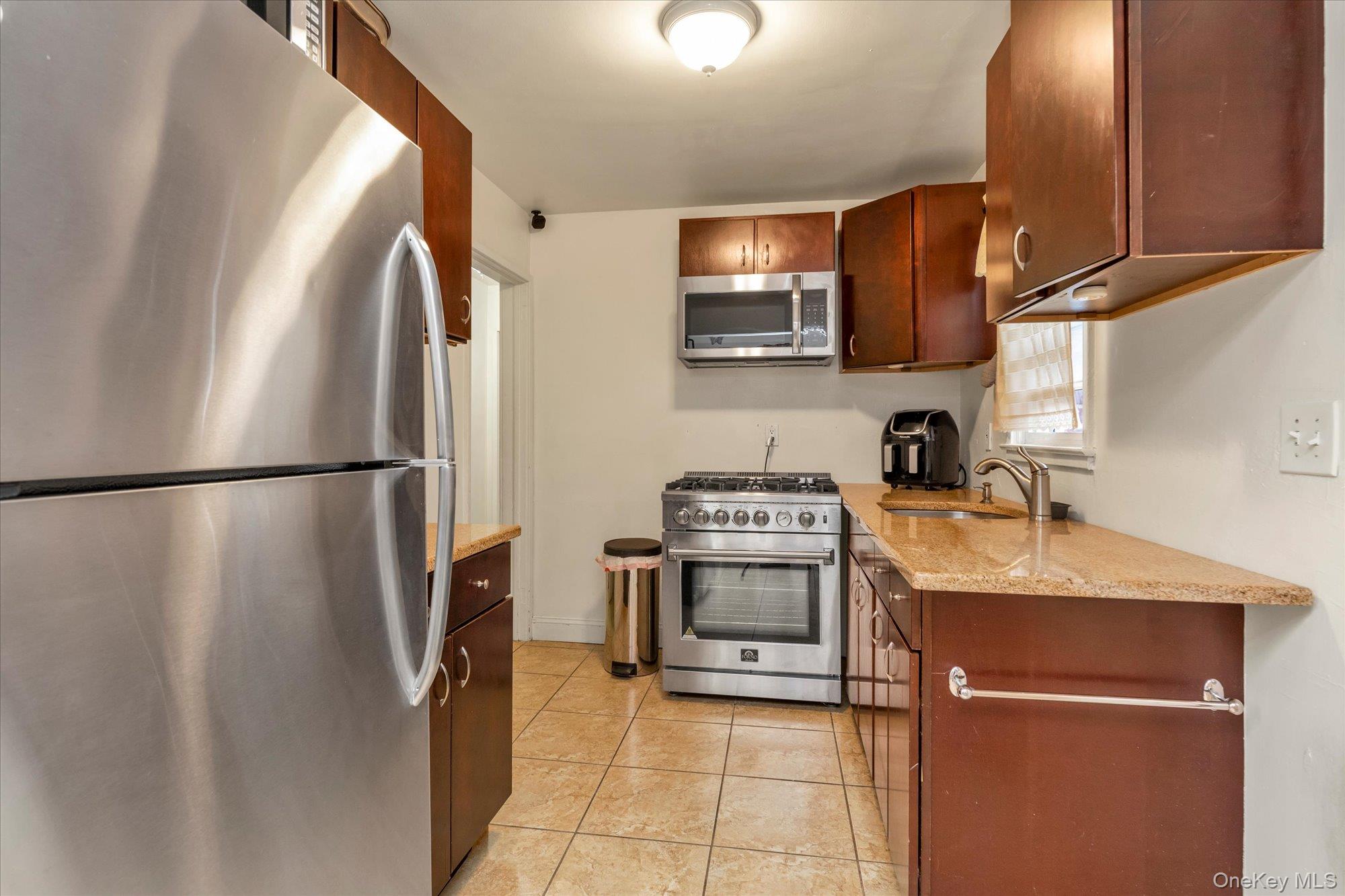 12 Kingston Street – For Sale photo 8