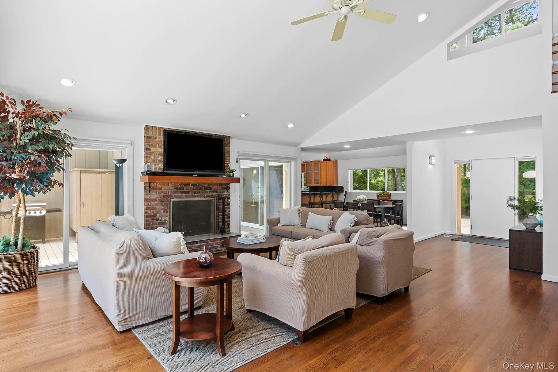 1 Blue Jay Way – For Rent photo 7
