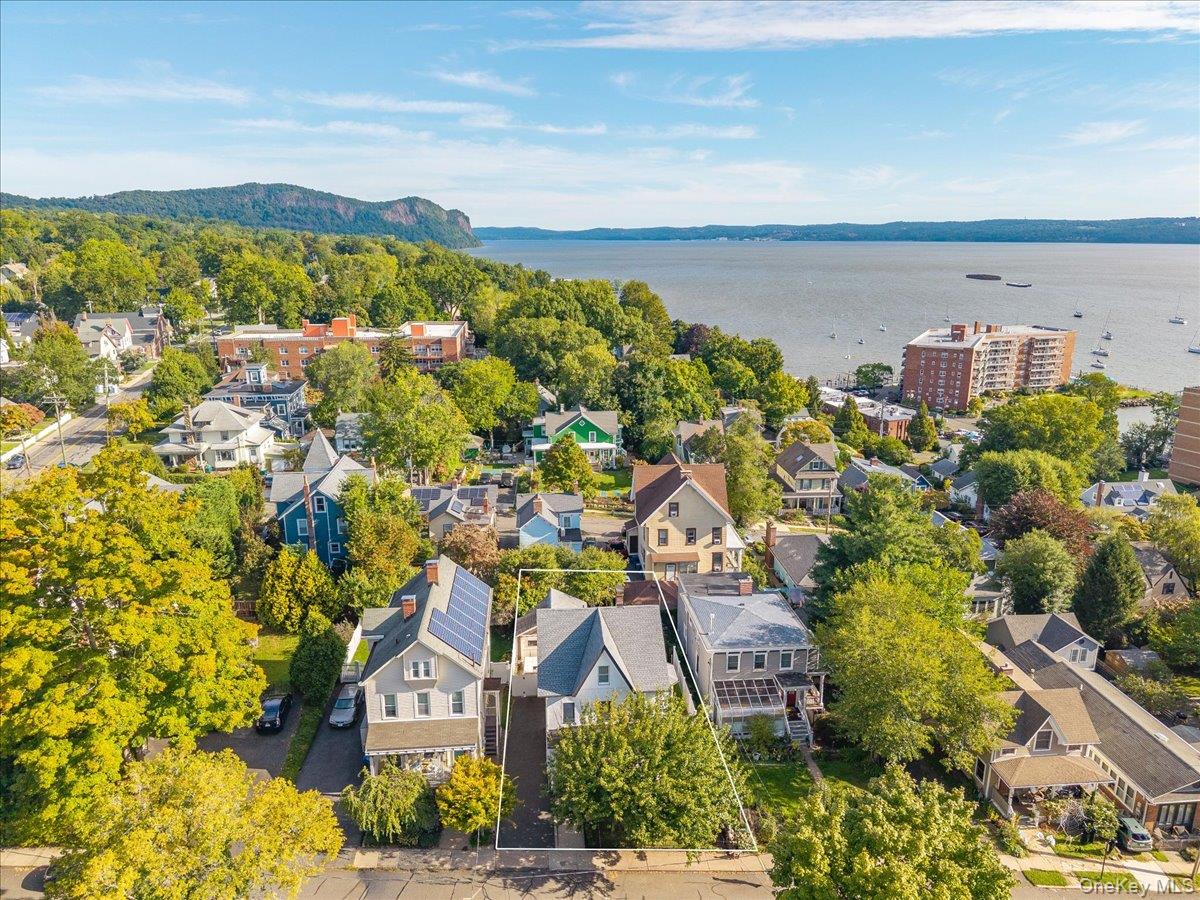 42 2nd Avenue – For Sale photo 2