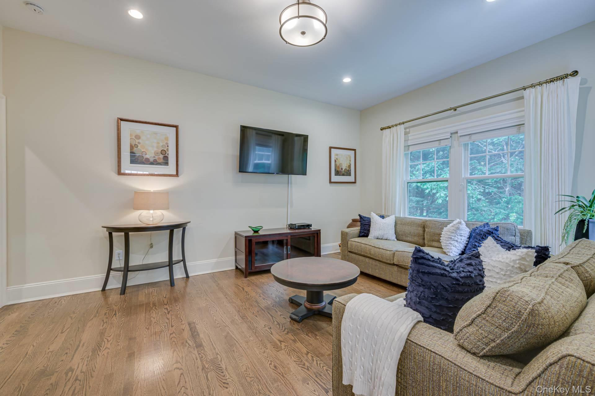 19 Arbutus Road – For Rent photo 14