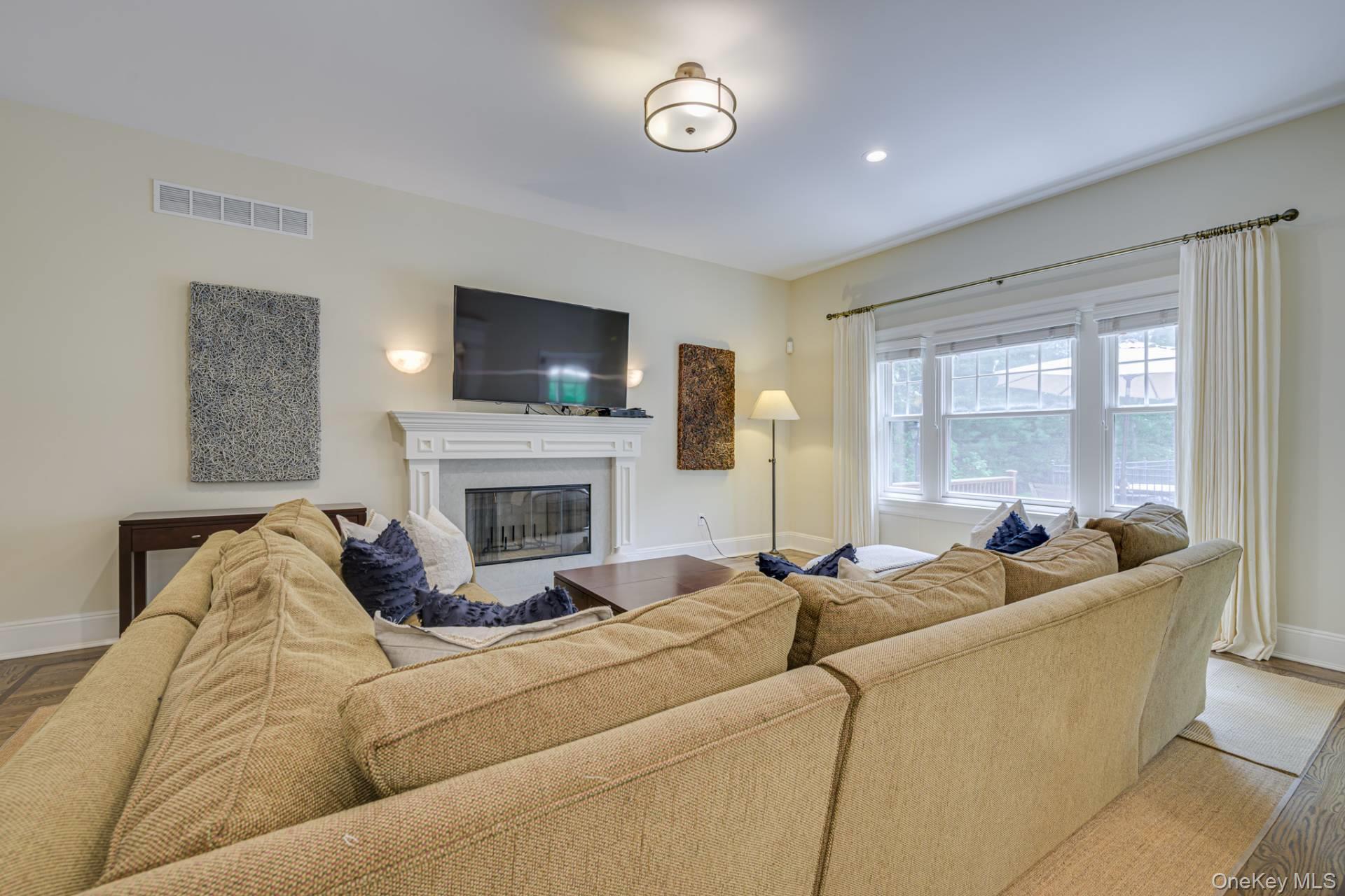 19 Arbutus Road – For Rent photo 12