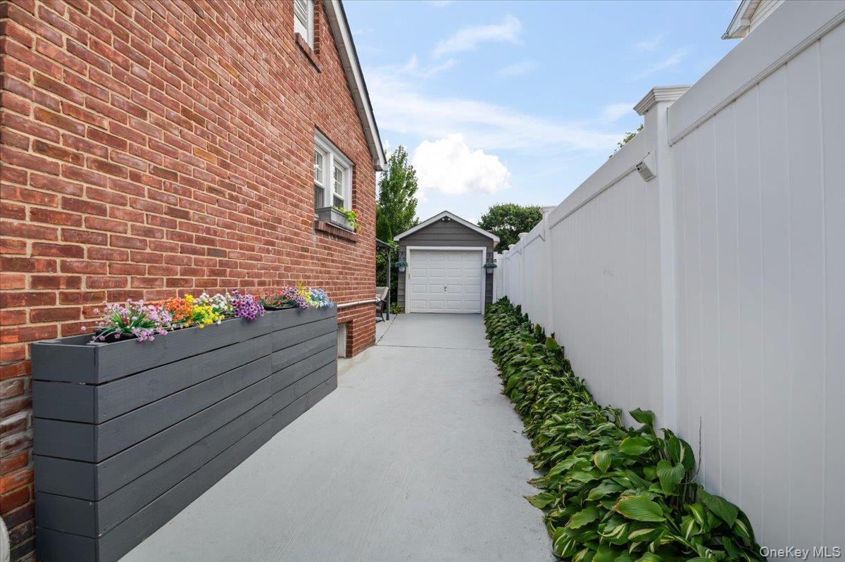 11 Belt Street – For Sale photo 23