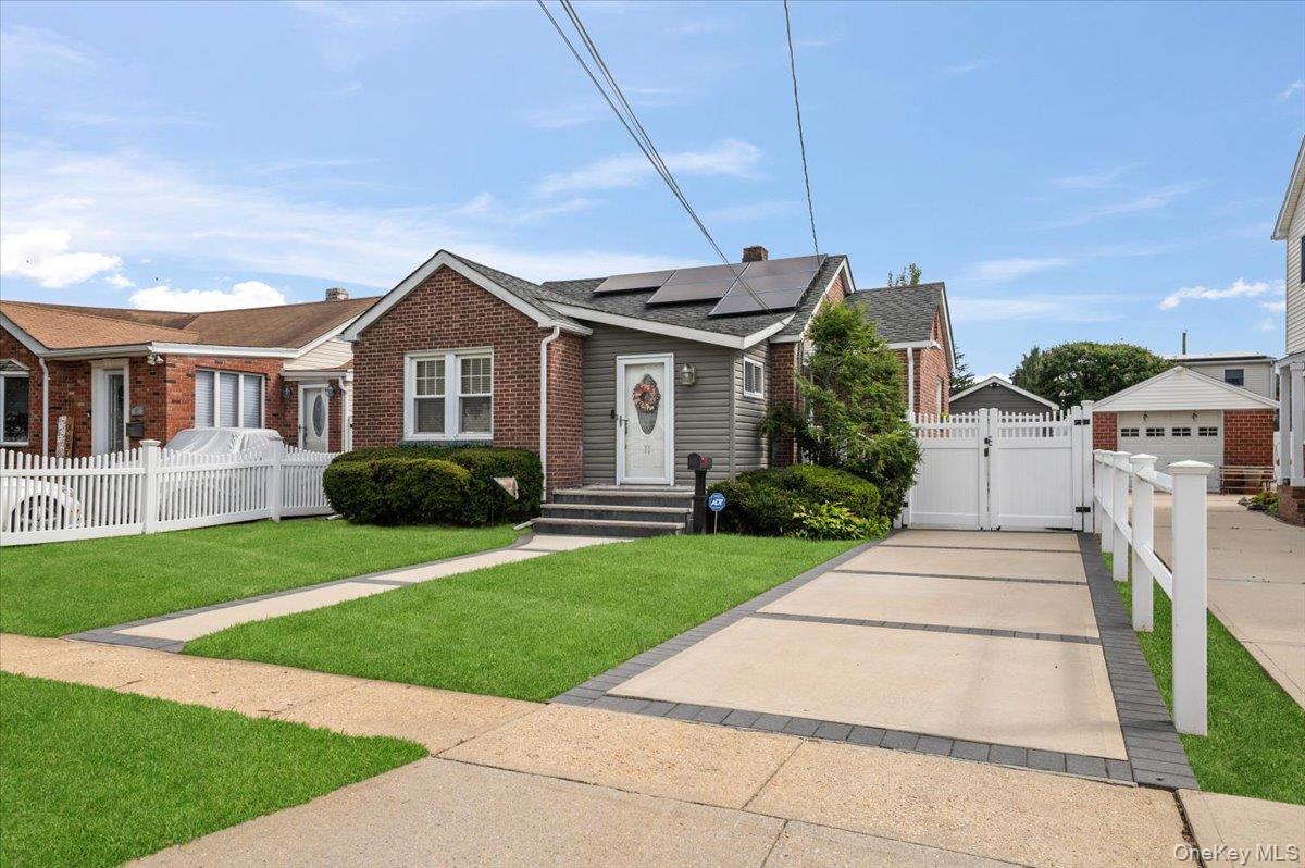 11 Belt Street – For Sale photo 2