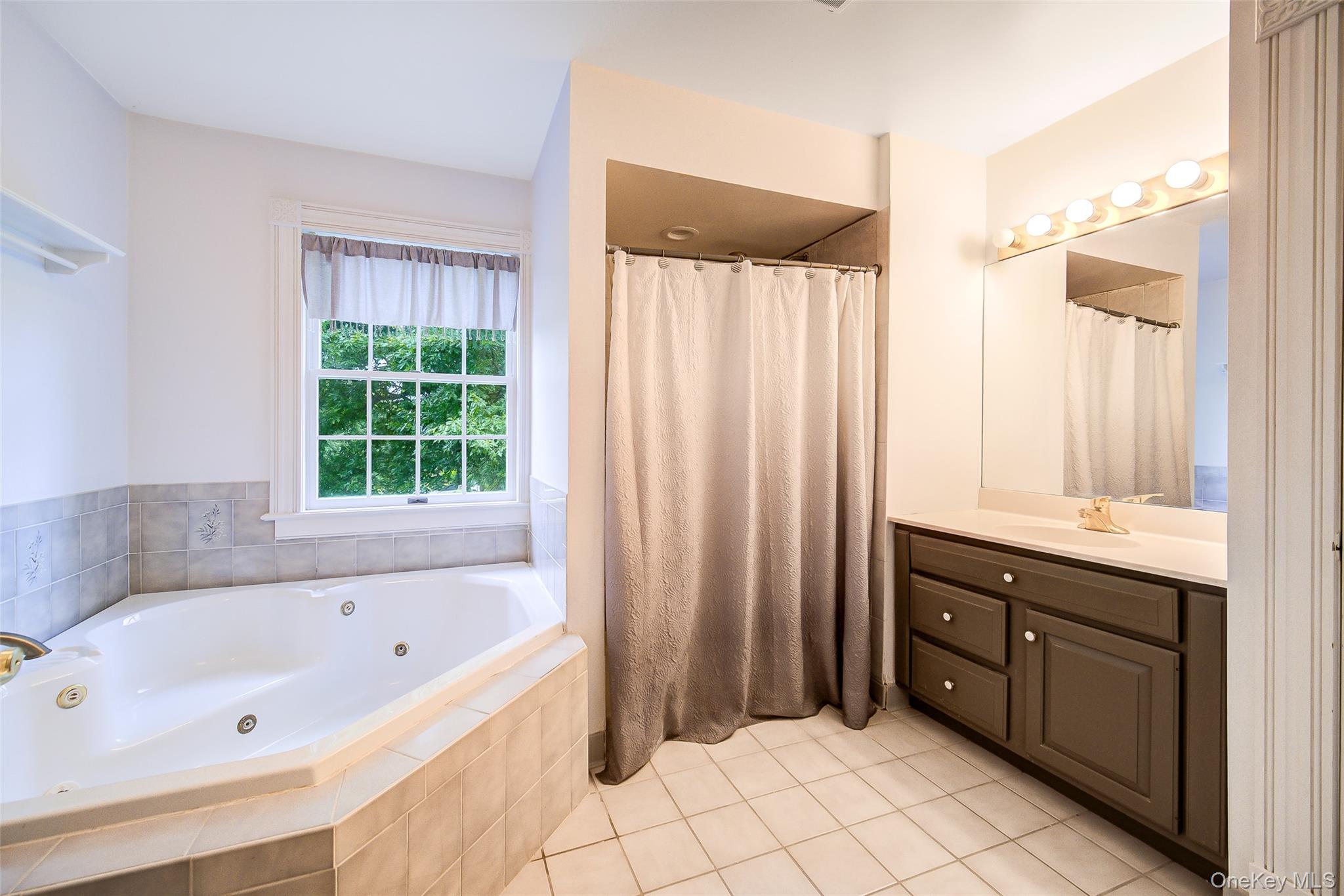 4 Fox Hollow Drive – For Sale photo 32