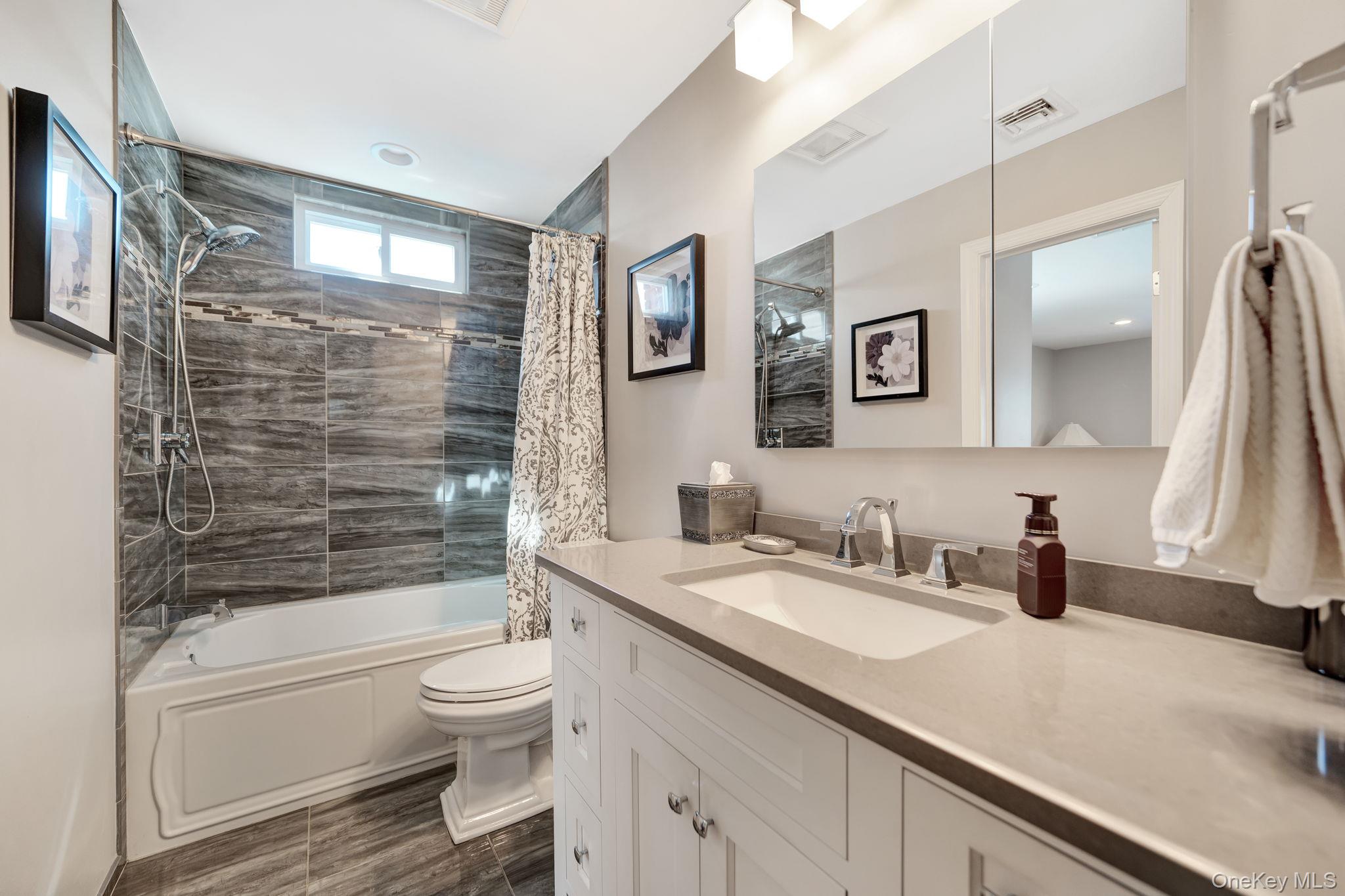 113 N Lewis Avenue – For Sale photo 16