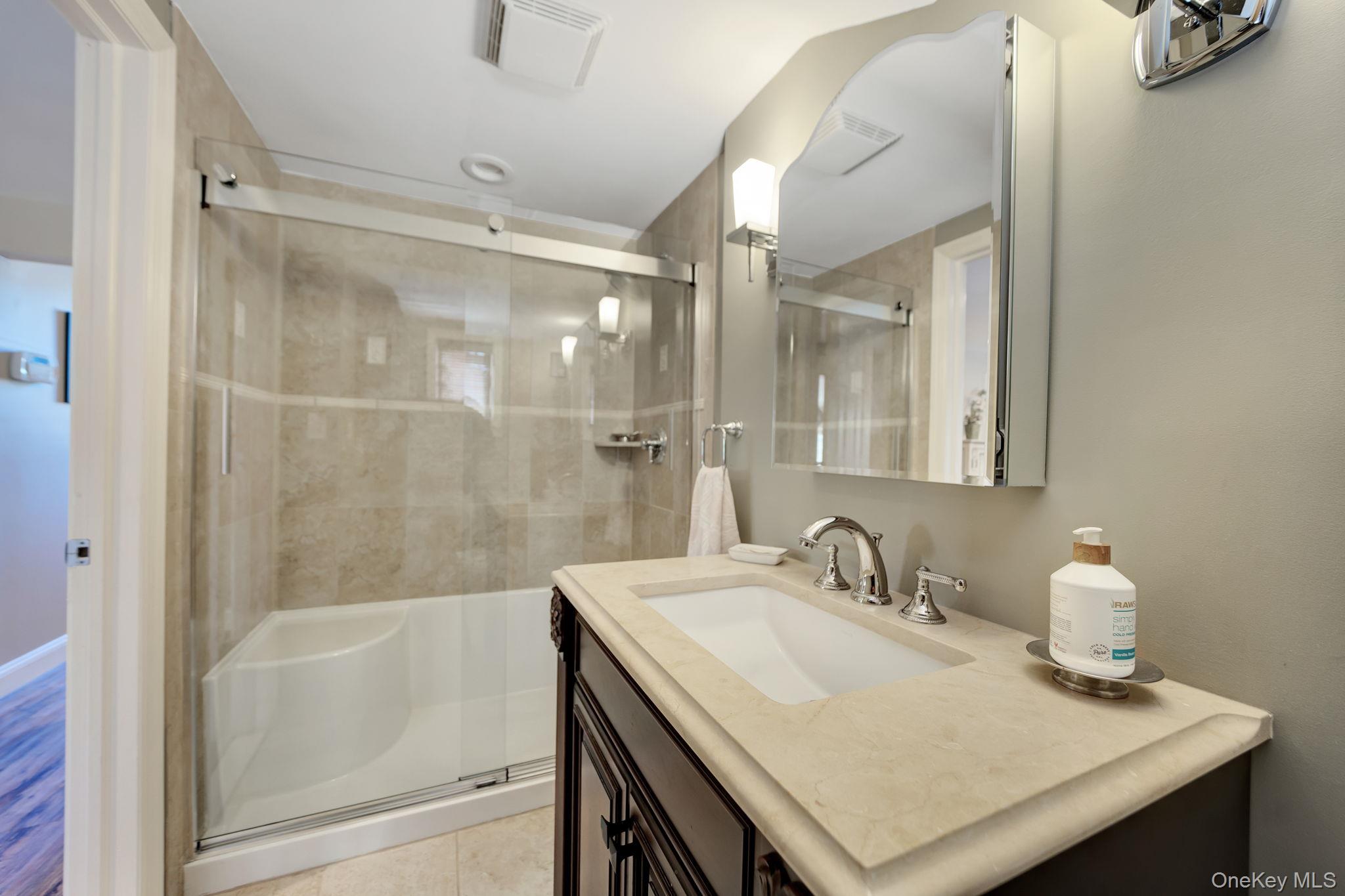 113 N Lewis Avenue – For Sale photo 29