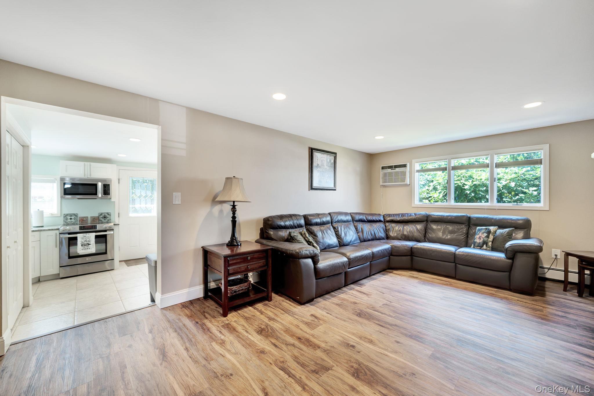 113 N Lewis Avenue – For Sale photo 23