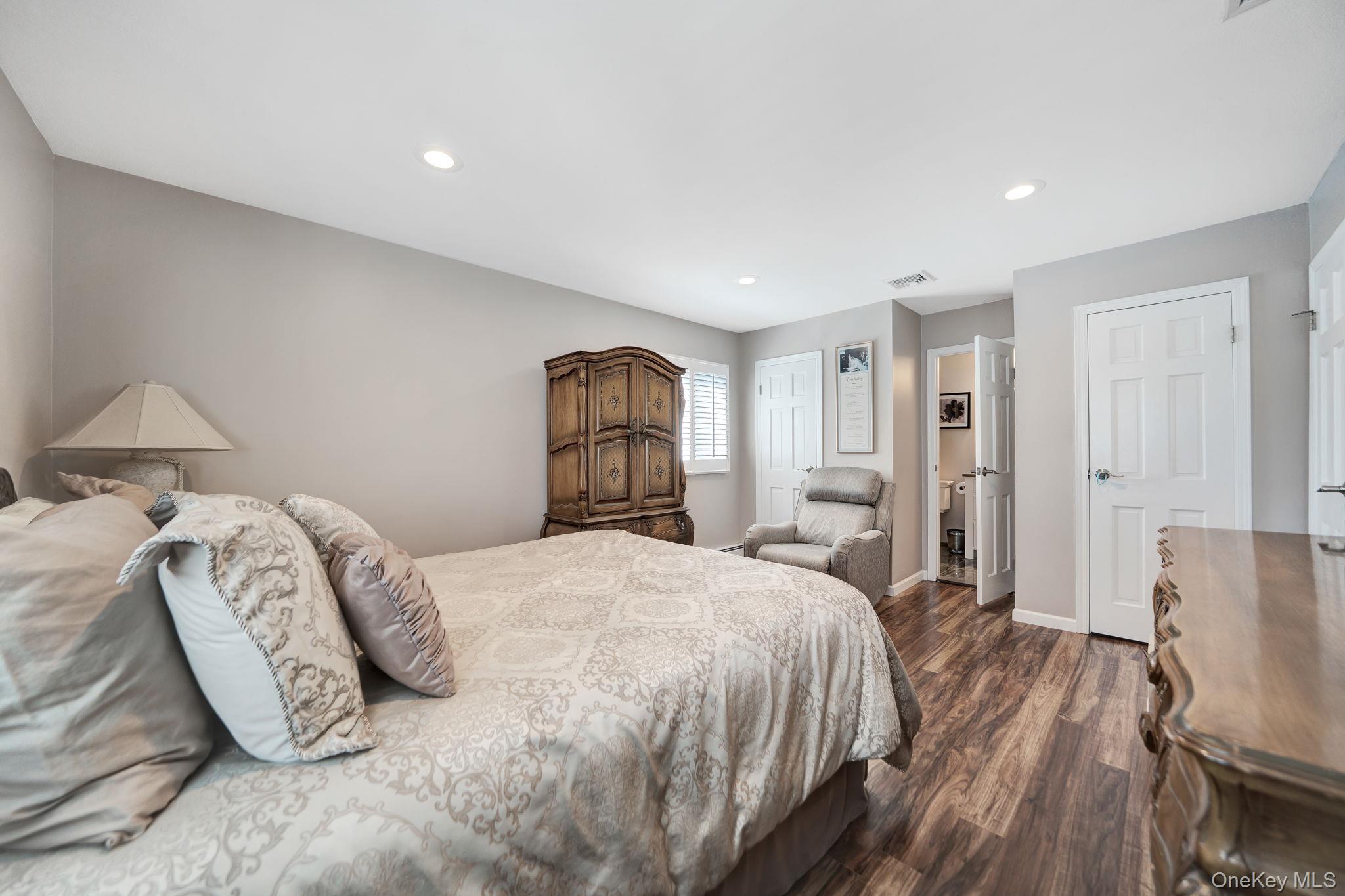 113 N Lewis Avenue – For Sale photo 15