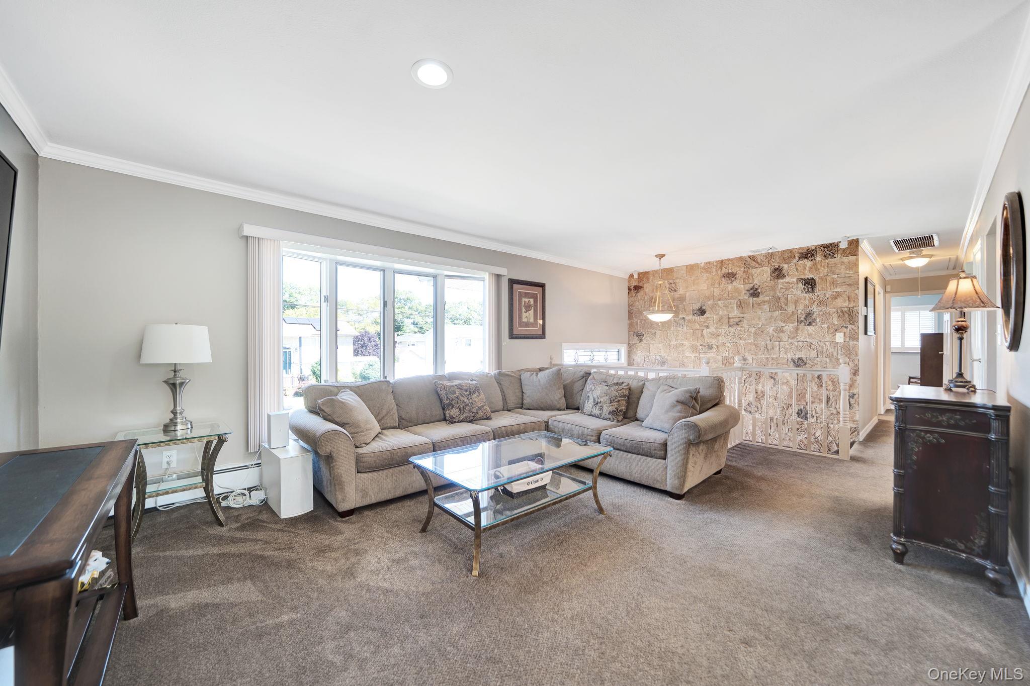113 N Lewis Avenue – For Sale photo 5