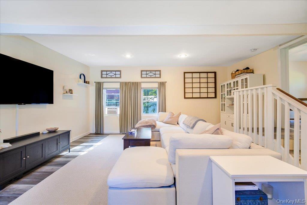 51 Weeks Avenue – For Sale photo 2