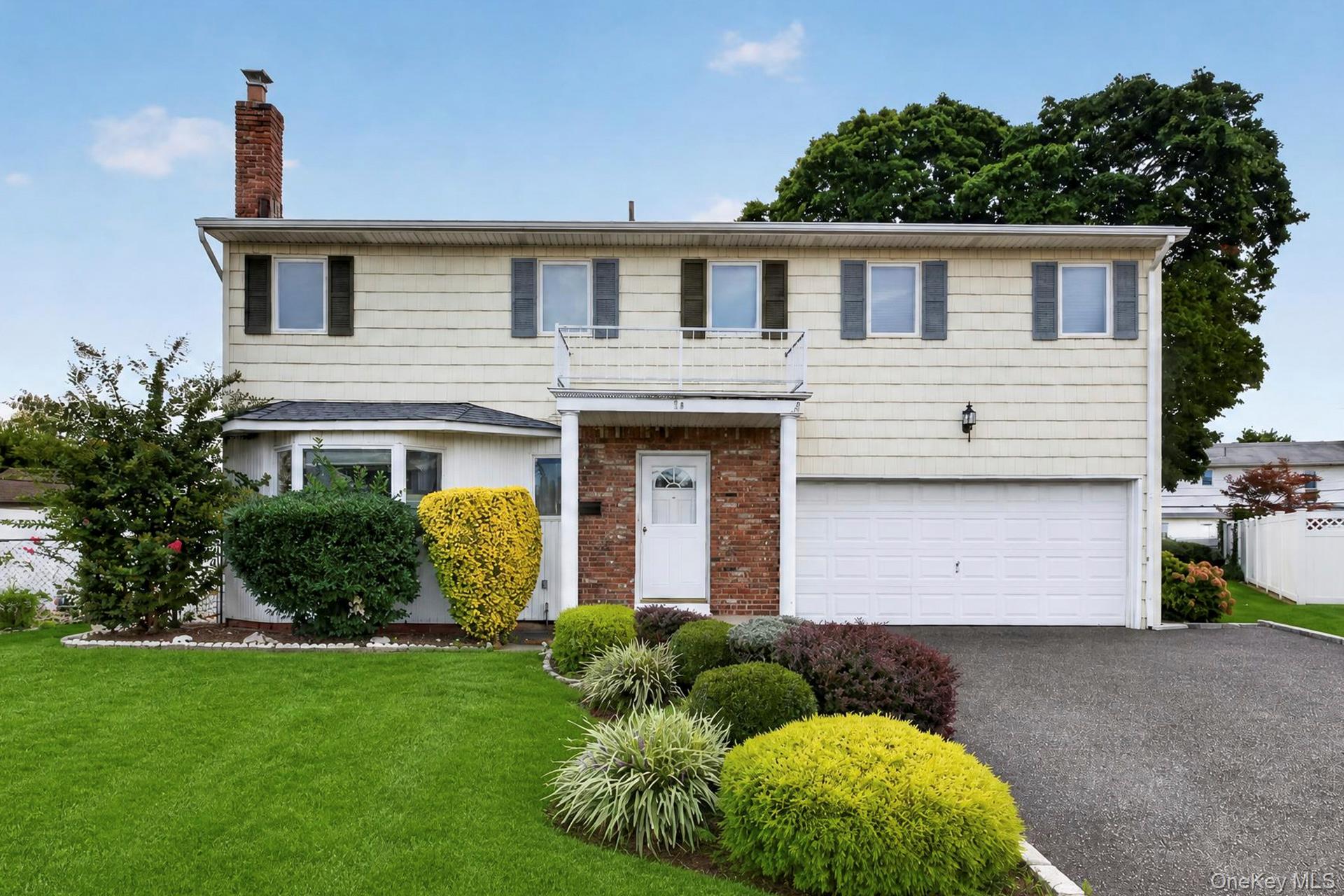 15 Country Court – For Sale