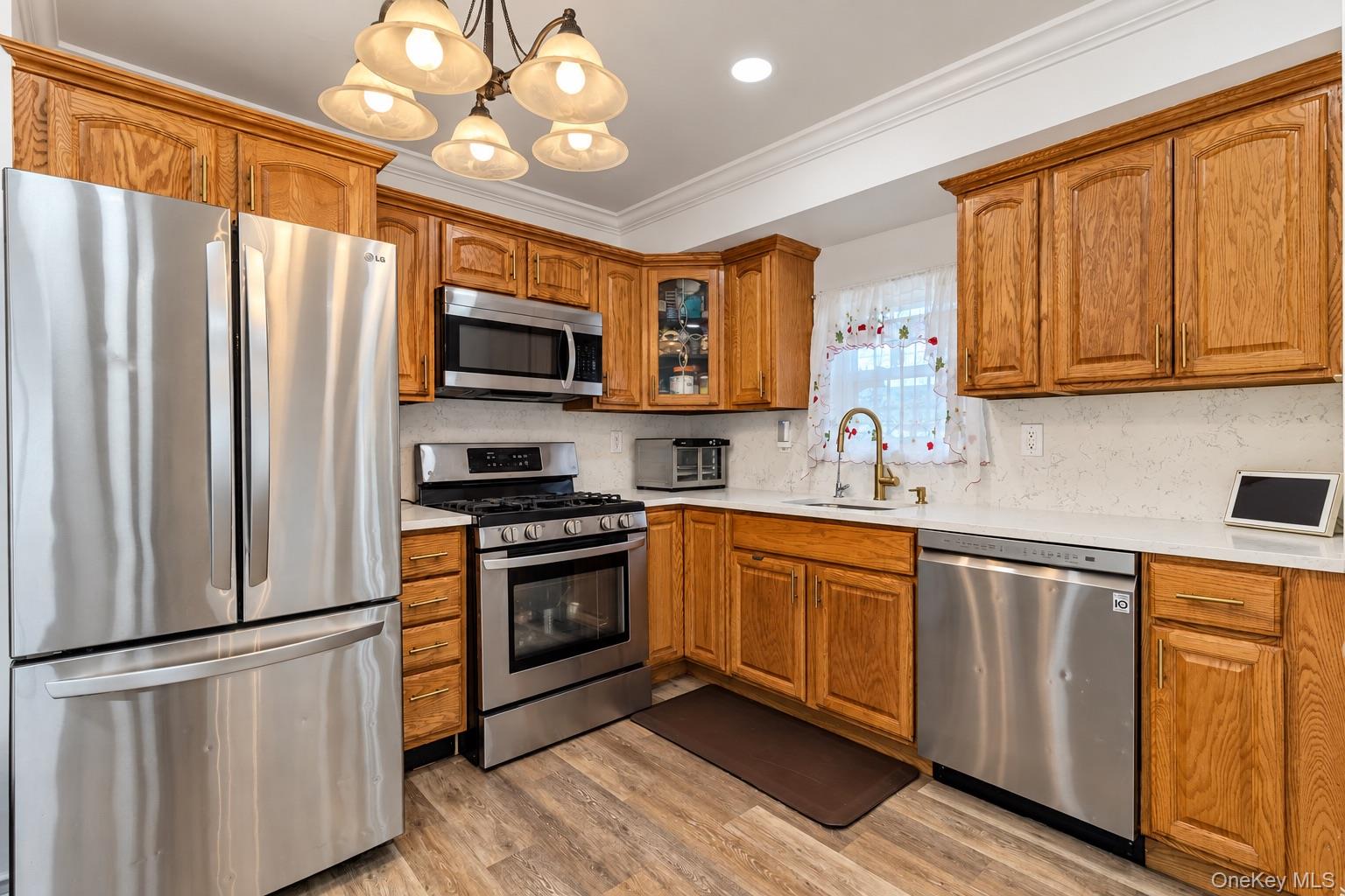 561 Parker Avenue – For Sale photo 6
