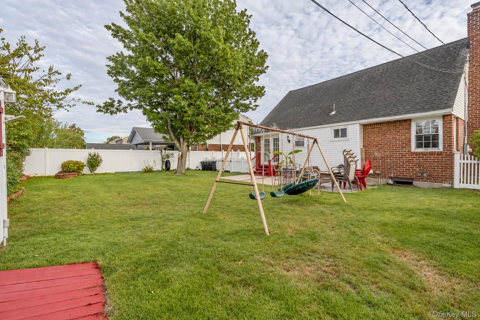 561 Parker Avenue – For Sale photo 20